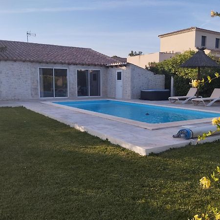 Bienvenue Au Pied Des Alpilles Apartment Saint-Étienne-du-Grès Bagian luar foto
