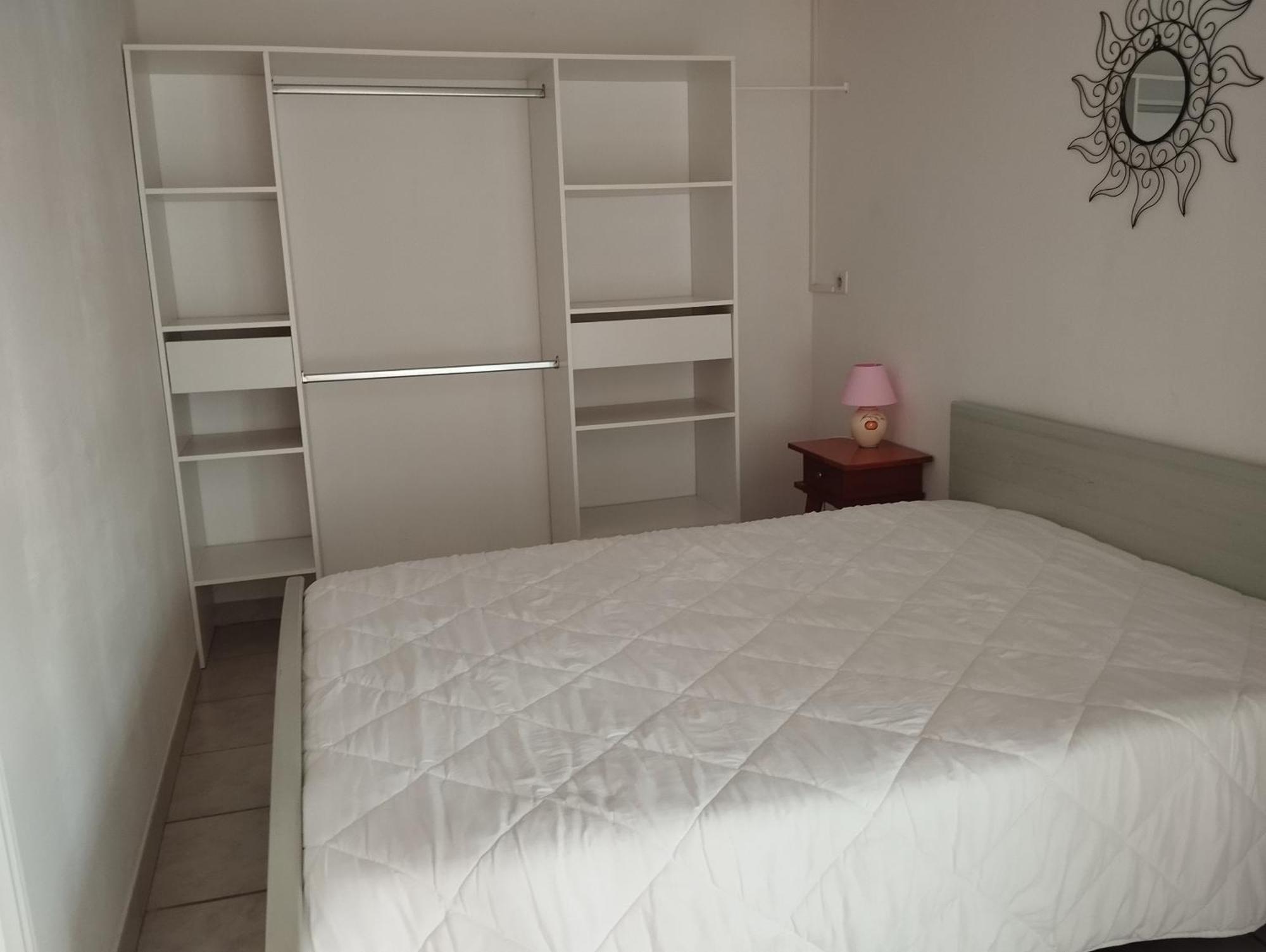Bienvenue Au Pied Des Alpilles Apartment Saint-Étienne-du-Grès Bagian luar foto