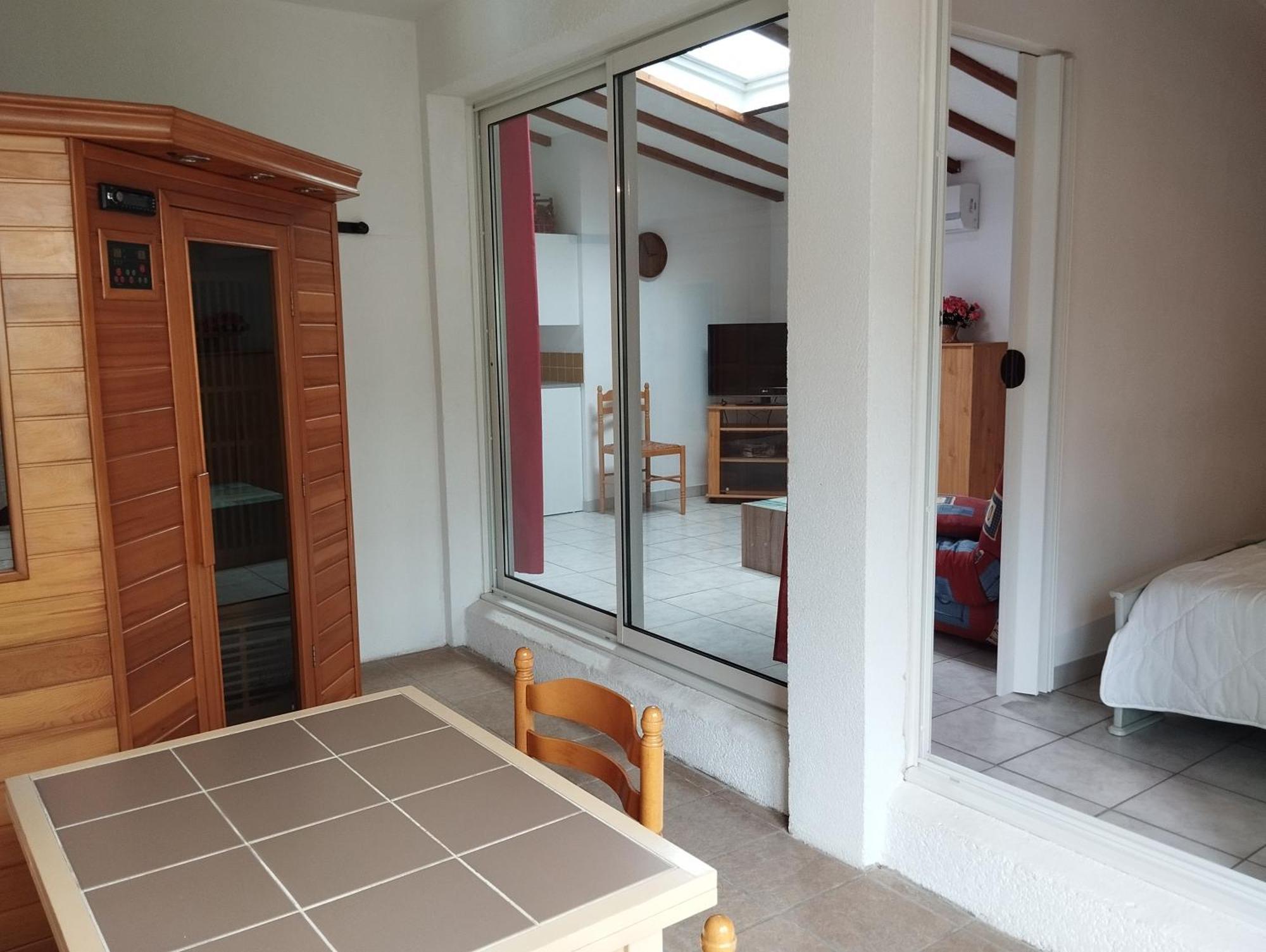 Bienvenue Au Pied Des Alpilles Apartment Saint-Étienne-du-Grès Bagian luar foto